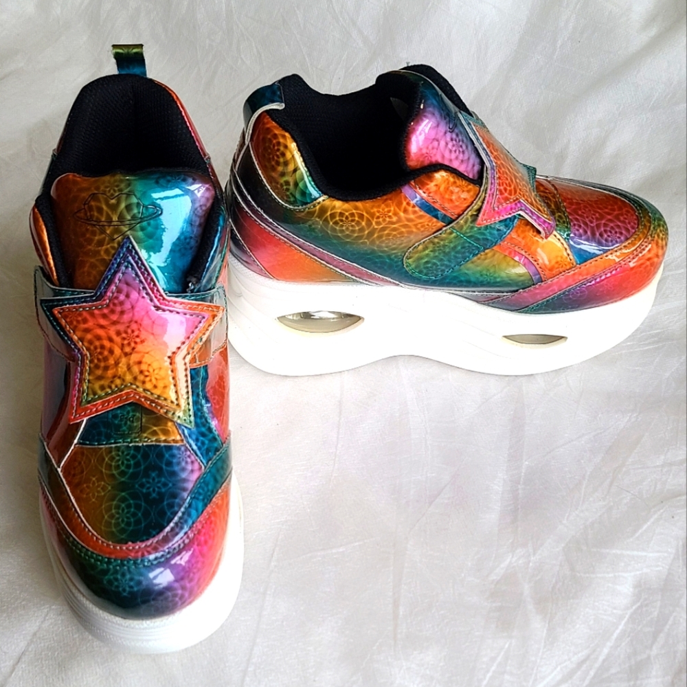 NWT OBO: QU' lenticular Women's Size 6 YRU Shoes - Picture 2 of 7
